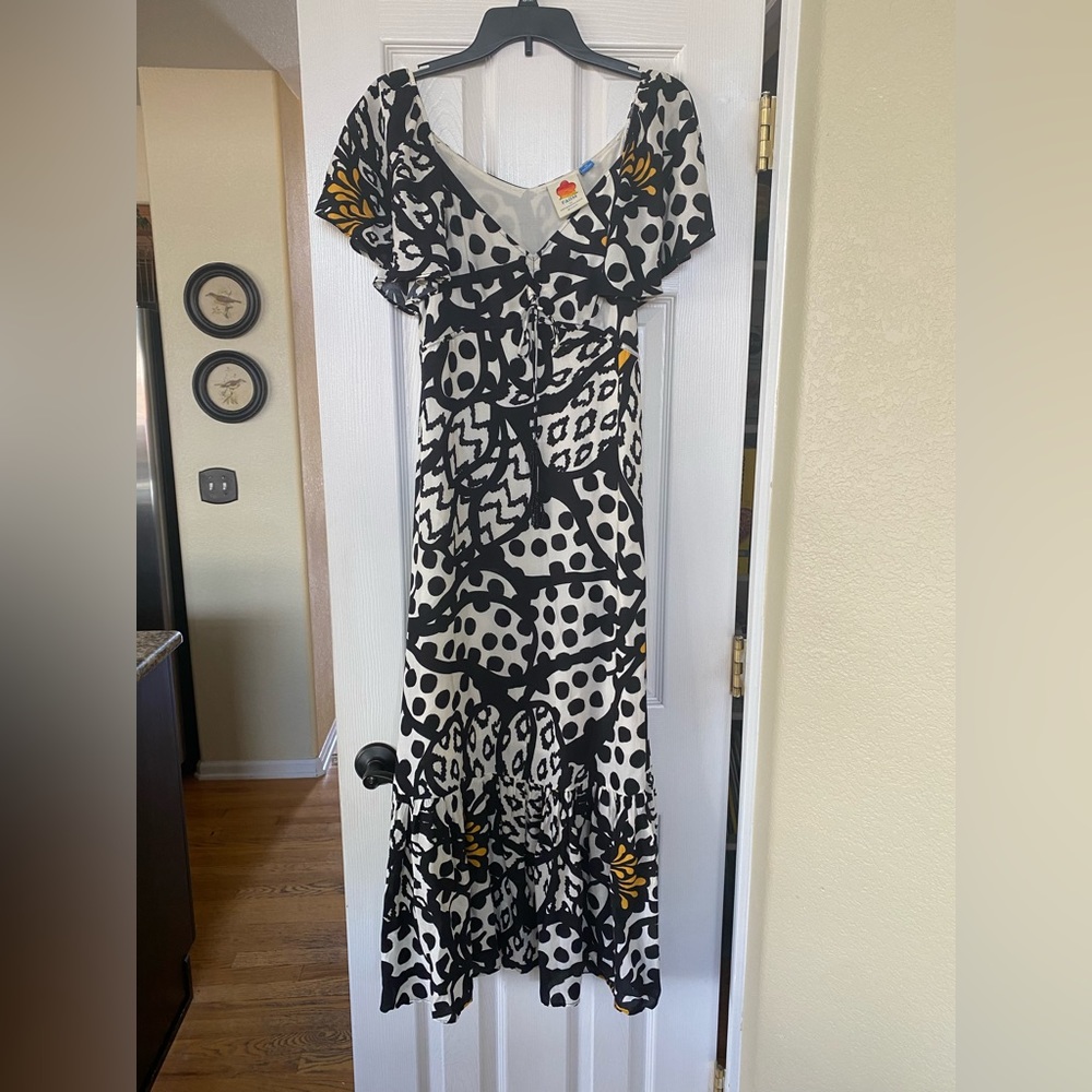 Farm Rio maxi dress.  Worn once. Low cut. Has a side zipper.